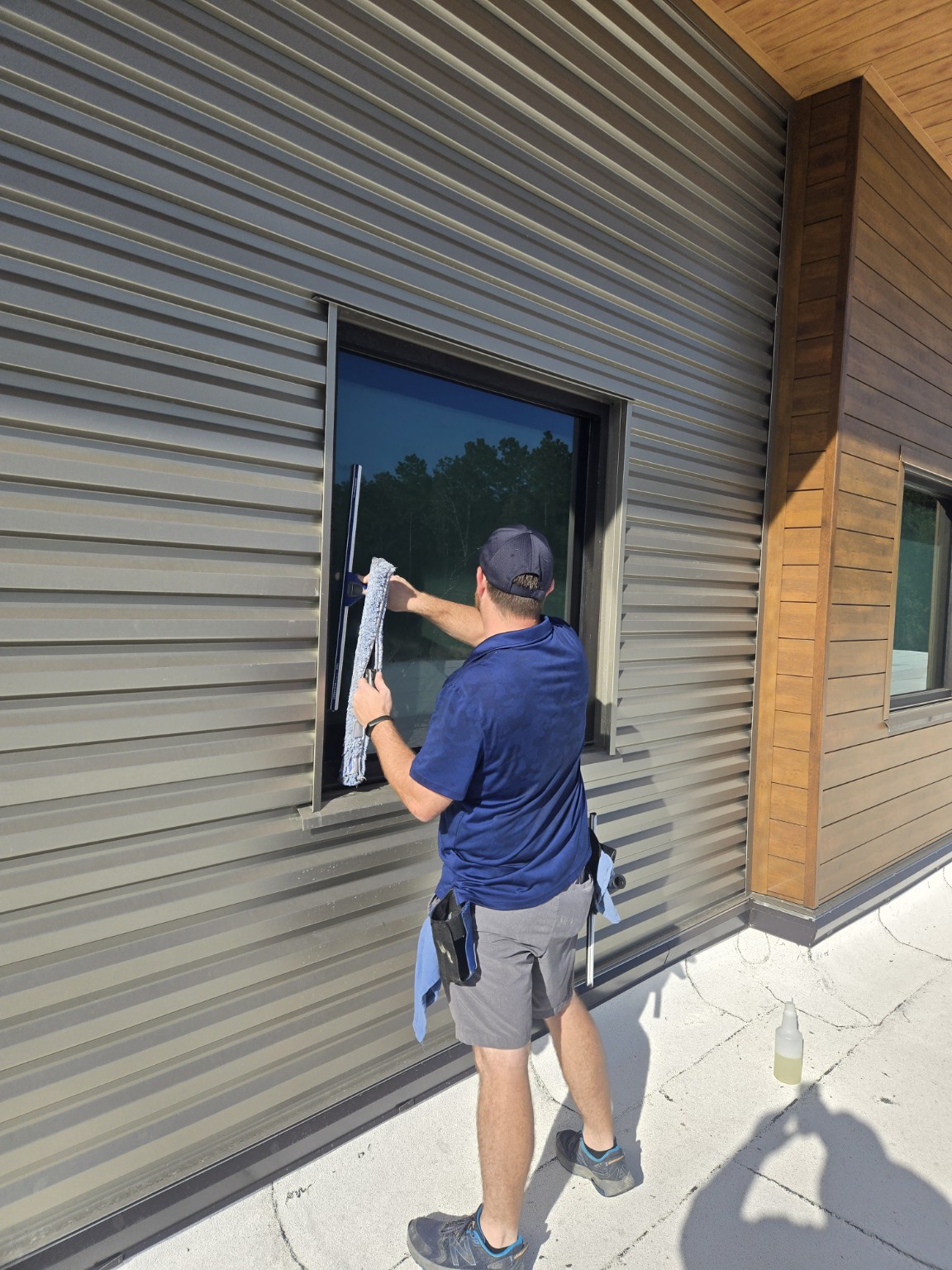 Squeegee window cleaning